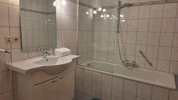 Apartment | Bathroom