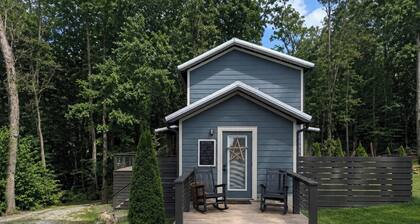Sleeps 6 - Near the Lake