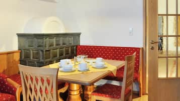 Apartment | Dining