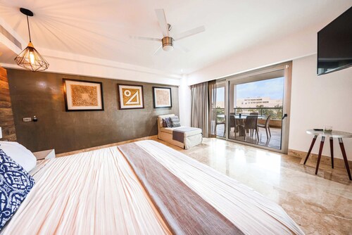 La Amada | Rooftop Condo w Marina & Mangrove Views