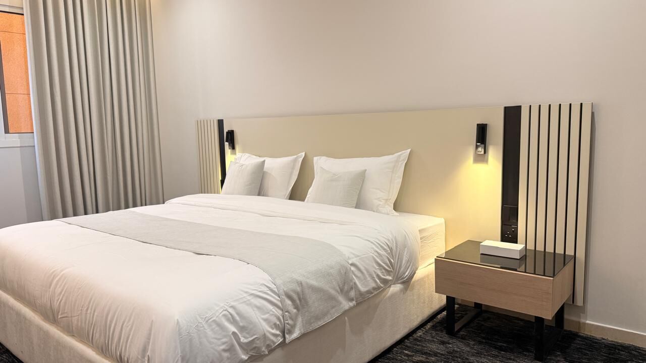 Departamento Deluxe, 1 habitación, vista a la ciudad | Caja de seguridad en la habitación y insonorización 