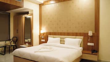 Luxury Room | Desk, laptop workspace, WiFi (free)