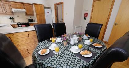 Spacious House | Garden, Views & Parking