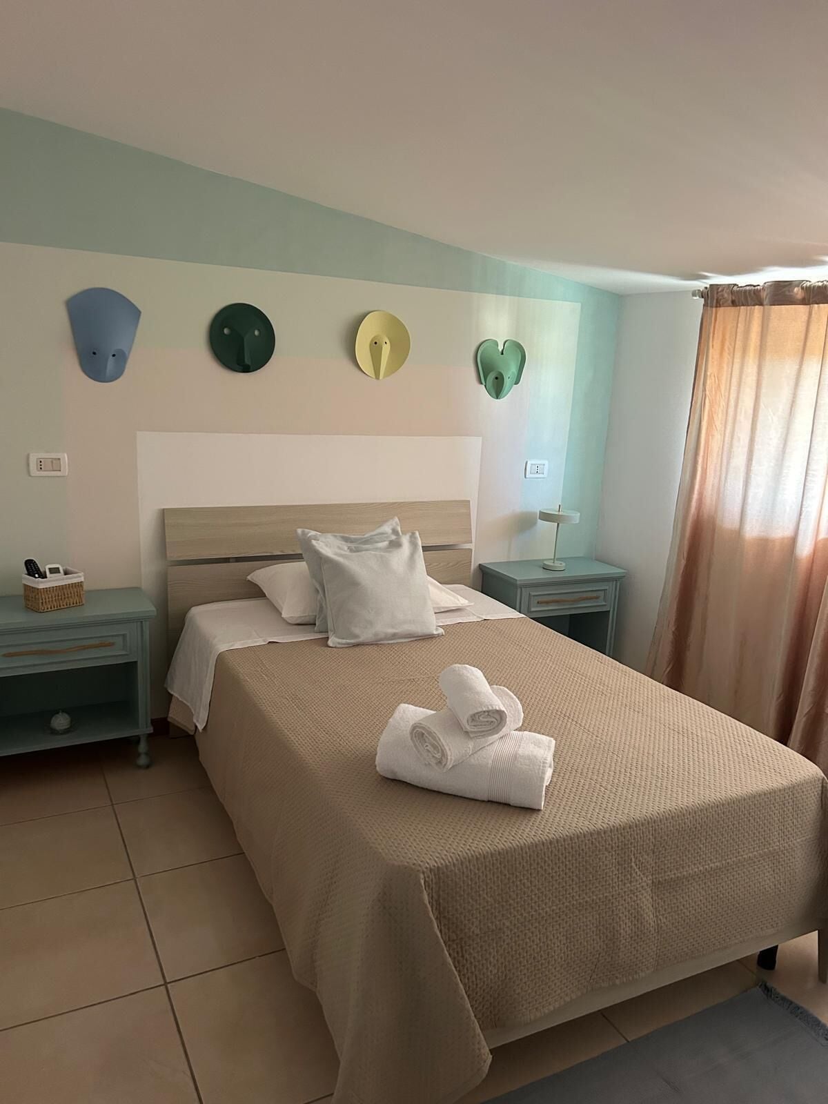 Single Room, Balcony, Hill View | WiFi (free)