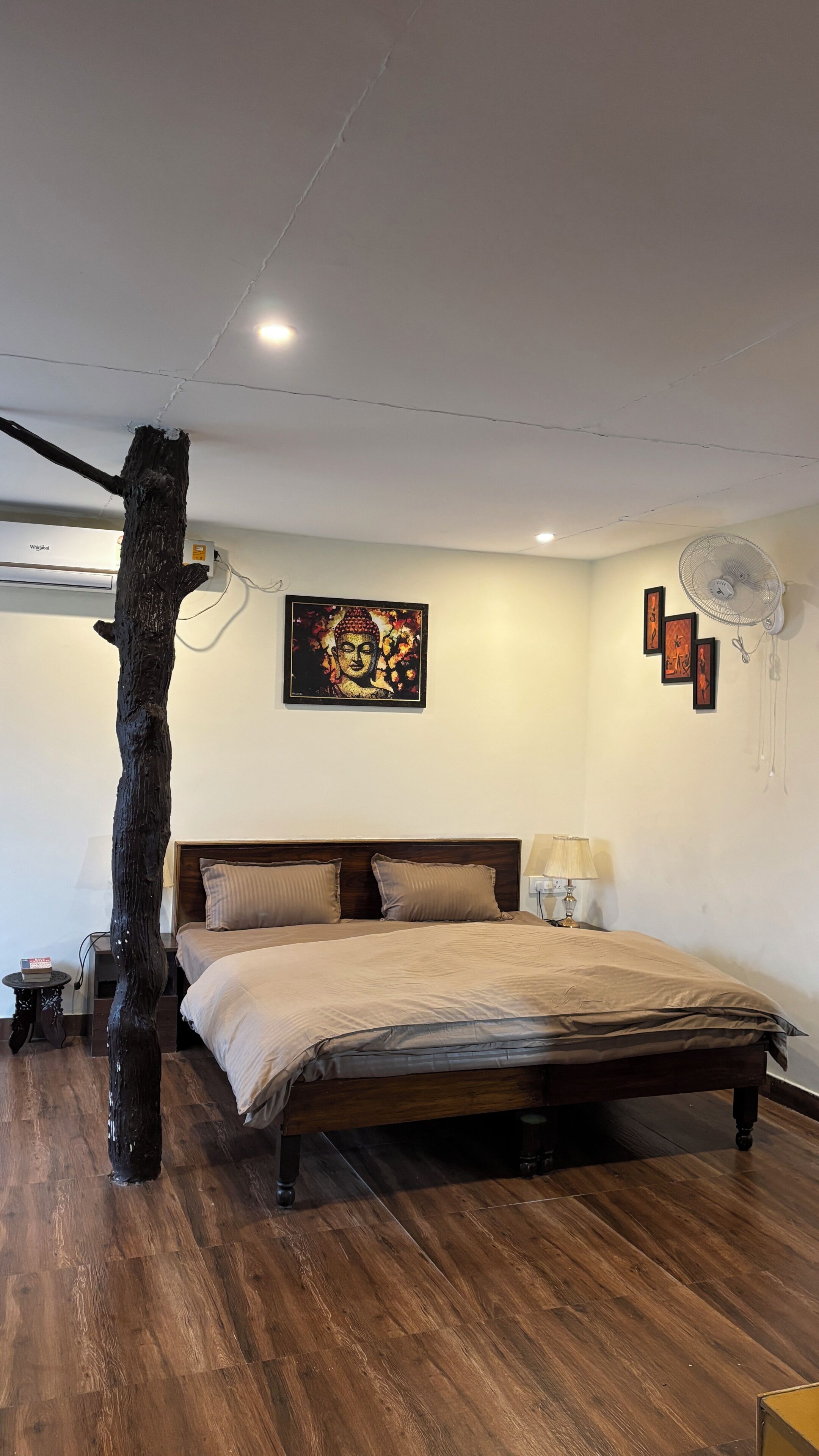 Desk, iron/ironing board, WiFi (free), bed sheets