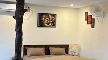 Desk, iron/ironing board, WiFi (free), bed sheets