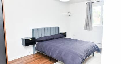 House Sleeps 7 With Parking