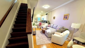 House | 2 bedrooms, Internet - UF Campus Townhome - Full Kitchen 2 BR Pets OK (Gainesville)