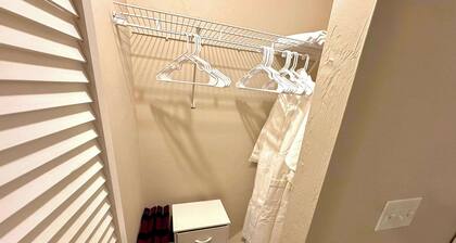 UF Campus Townhome - Full Kitchen 2 BR Pets OK