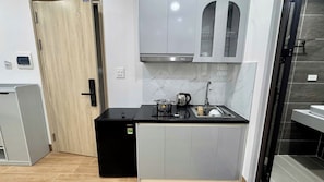 Studio Basic | Dapur pribadi | Lemari es kecil