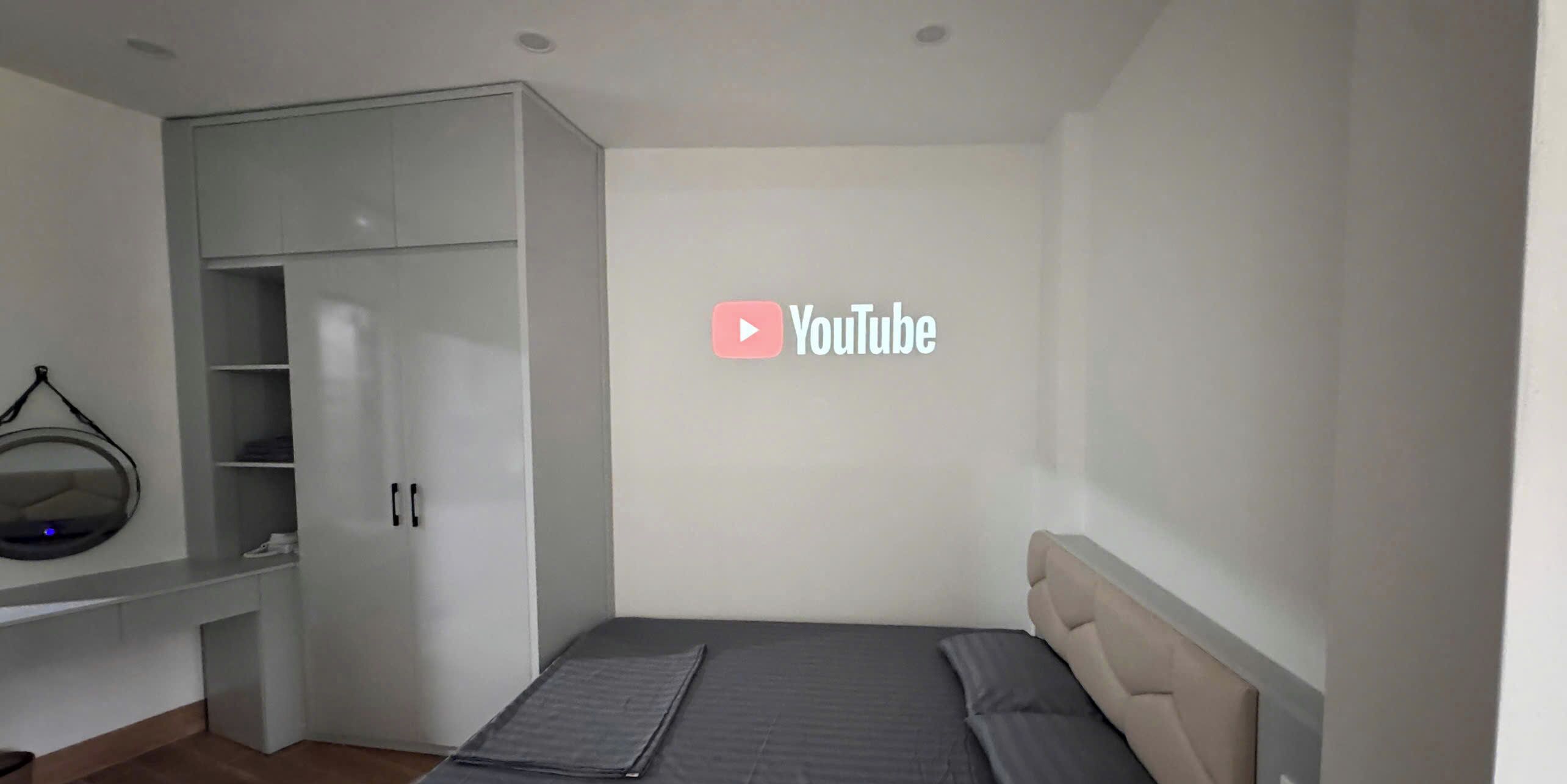 Basic Studio | Desk, WiFi (free)
