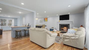 House (3 Bedrooms) | Front of property