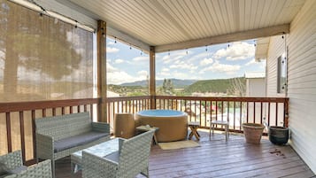 Apartment (3 Bedrooms) | Front of property