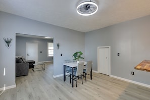 Apartment (3 Bedrooms) | Interior - 2 Mi to Blennerhassett Island! Family Getaway (Parkersburg)