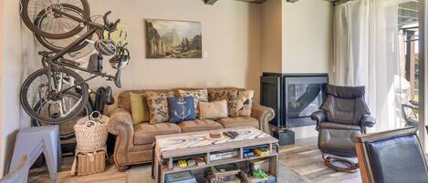 Apartment (3 Bedrooms) | Front of property