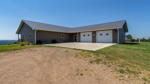 Interior - Bison Ranch Retreat: 8 Mi to Niobrara State Park (Niobrara)