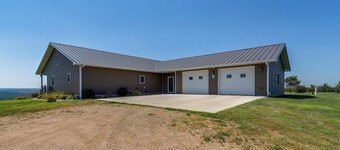 Bison Ranch Retreat: 8 Mi to Niobrara State Park