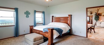 Bison Ranch Retreat: 8 Mi to Niobrara State Park
