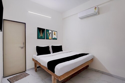 Hotel O Bamu University