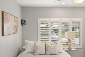 3 bedrooms, desk, iron/ironing board, WiFi - 15 mins to Beach - Spacious Home w/ Private Studio (Kenneth City)