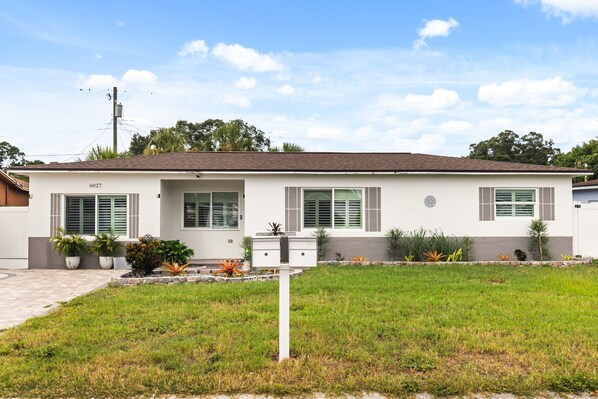 Exterior - 15 mins to Beach - Spacious Home w/ Private Studio (Kenneth City)