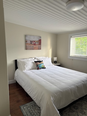 2 habitaciones, tabla de planchar con plancha, wifi y ropa de cama 