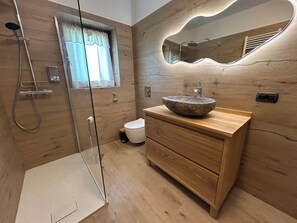 Bathroom - Vrbo Property (Falcade)