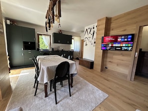 Dining - Vrbo Property (Falcade)
