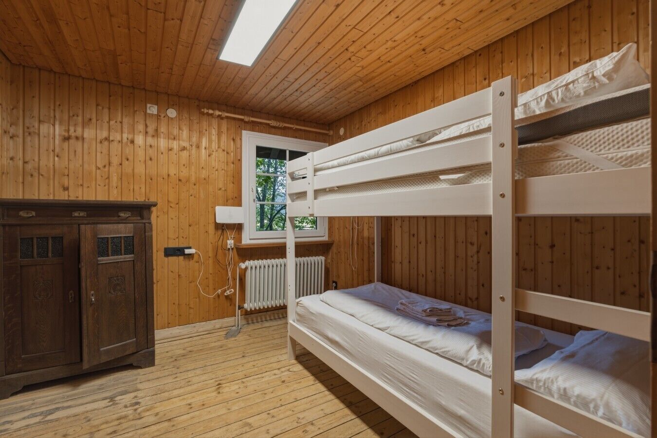 4 Schlafzimmer, Schreibtisch, Bügeleisen/Bügelbrett, WLAN