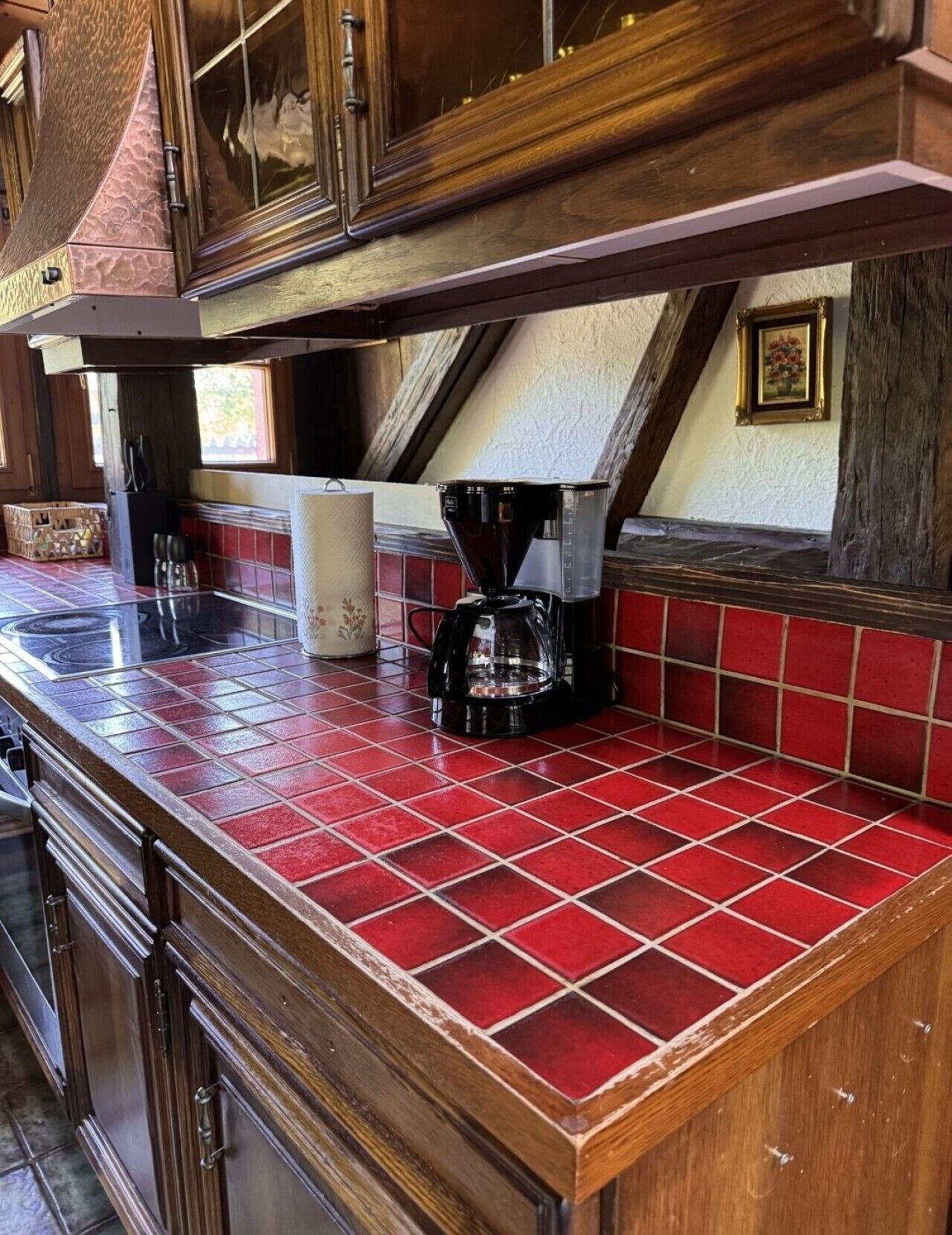 Wasserkocher mit Kaffee-/Teezubehör, Kühlschrank, Mikrowelle, Ofen