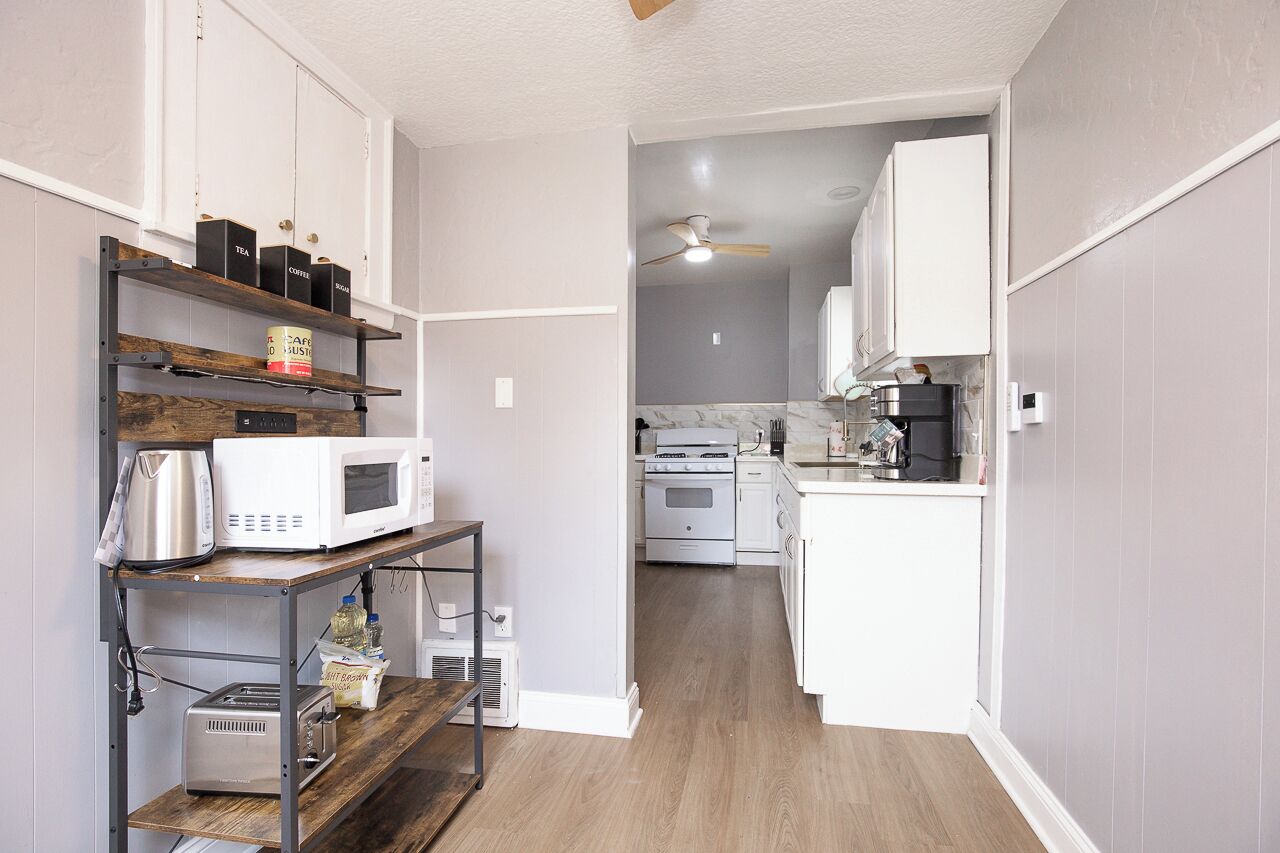 Coffee/tea maker, fridge, microwave, oven