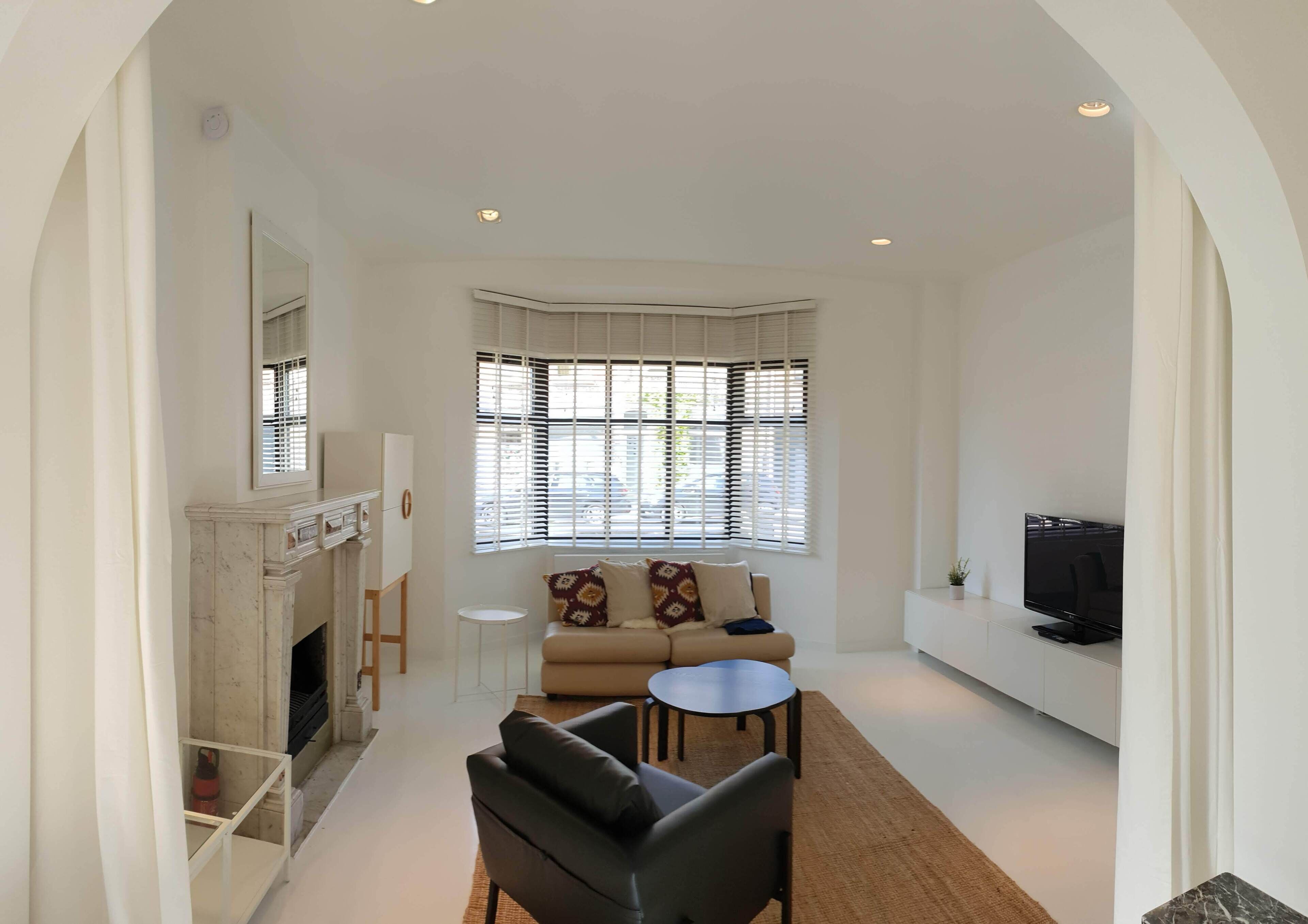 Spacious, Bright Studio Apartment On The Ground Floor Of A Historic Building Near The Scheldt River - Brasschaat