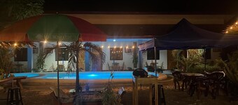 La Casa d Aitor Poolside Apartments