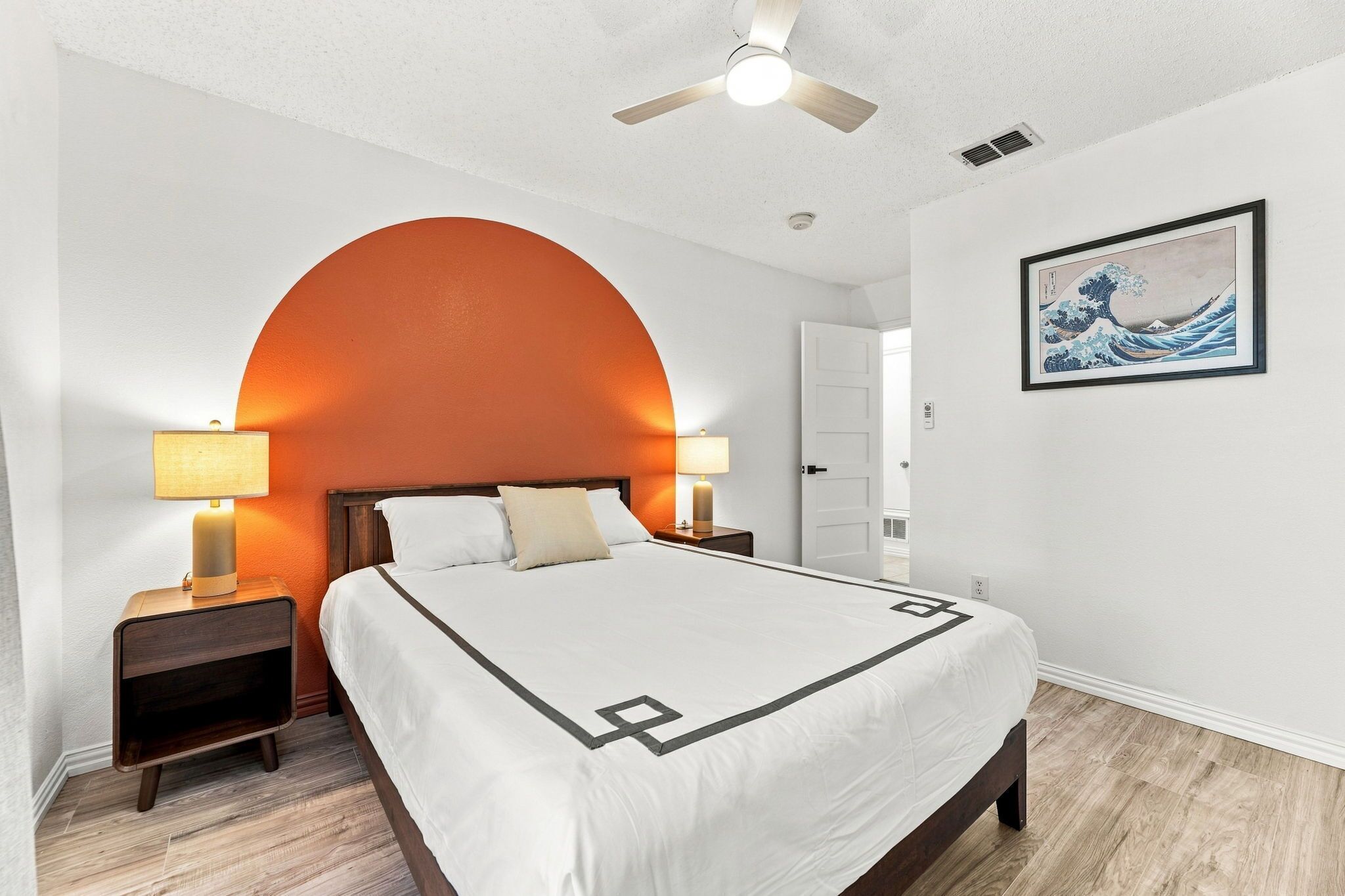 4 bedrooms, iron/ironing board, free WiFi, bed sheets