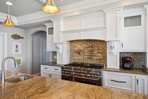 Coffee/tea maker, fridge, microwave, oven - Black Magic: Beach Retreat, Pool & Great Location (Surfside Beach)