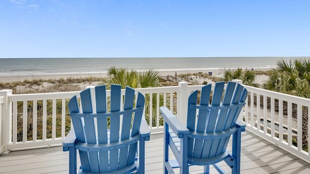 Property grounds - Black Magic: Beach Retreat, Pool & Great Location (Surfside Beach)