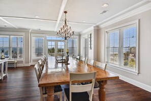 Dining - Black Magic: Beach Retreat, Pool & Great Location (Surfside Beach)
