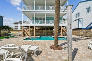 Unclassified image, 4 of 73, button - Barefoot Dreams: Ocean View & Pool (Surfside Beach)