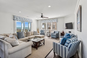 Smart TV, DVD player - Camelot: Oceanfront & Private Pool (Murrells Inlet)