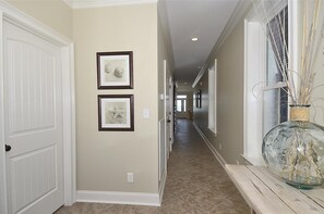 Interior - Crenshaw Beach: Oceanfront & Pool (Murrells Inlet)