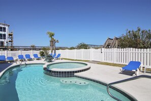 Pool - Footprints IN The Sand: Oceanfront & Pool (Murrells Inlet)