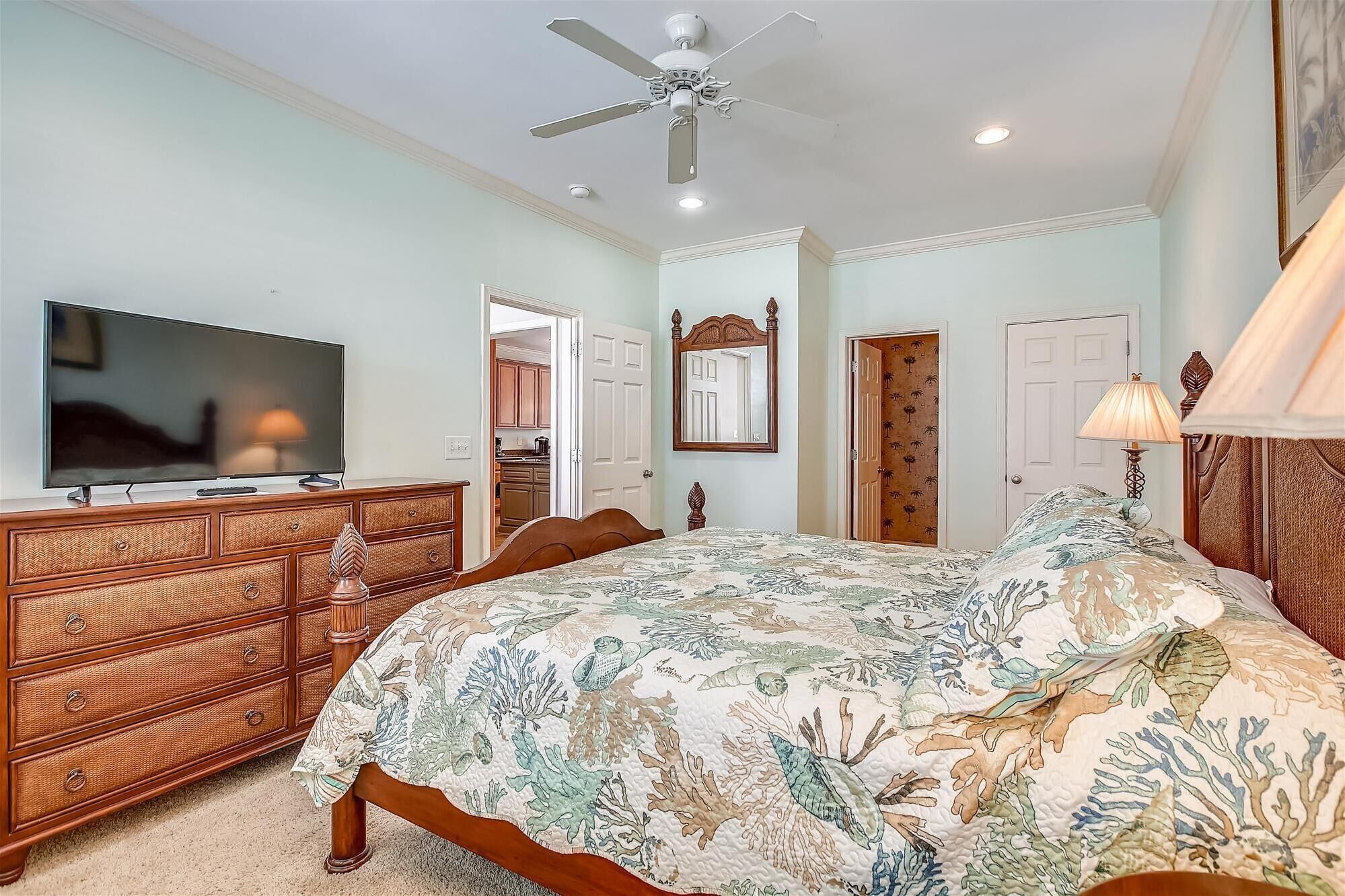 Iron/ironing board, WiFi (free), bed sheets