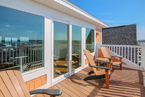 Terrace/patio - Palmetto Legacy: Oceanfront, Private Pool & Putting Green (Murrells Inlet)