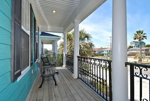 Unclassified image, 4 of 40, button - Sanderling: Oceanfront Retreat, Private Pool & Walk to Surfside Pier (Surfside Beach)