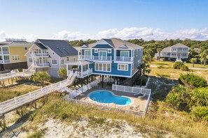 Exterior - Sandy Toes: Oceanfront Retreat, Private Pool & Quiet Beachfront Setting (Surfside Beach)