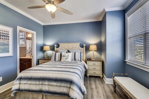 Room - Sandy Toes: Oceanfront Retreat, Private Pool & Quiet Beachfront Setting (Surfside Beach)