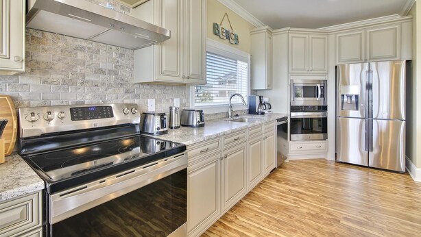 Private kitchen - Treasure by the Sea: Oceanfront, Pool, Fire Pit & Steps to the Sand (Murrells Inlet)