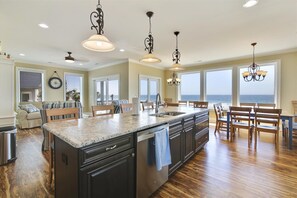 Dining - Treasure by the Sea: Oceanfront, Pool, Fire Pit & Steps to the Sand (Murrells Inlet)