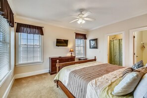 Room - The Royal: Ocean Views, Private Pool & Easy Beach Access (Murrells Inlet)