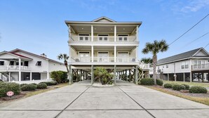 Exterior - The Royal: Ocean Views, Private Pool & Easy Beach Access (Murrells Inlet)